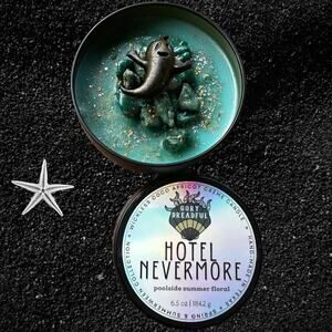 Hotel Nevermore Luxury Wickless Candle: Poolside Summer Floral Scent